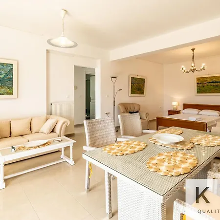 Sunbathing And Relaxing Under The View! Appartement